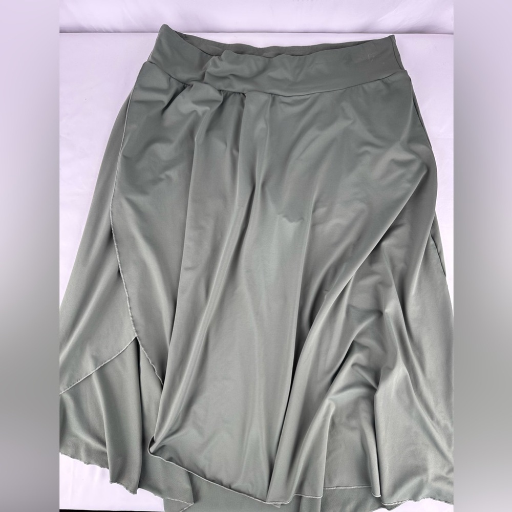 TEMU Plus Size Green Ankle Length Stretchy Skirt with Built in Shorts - Picture 7 of 10